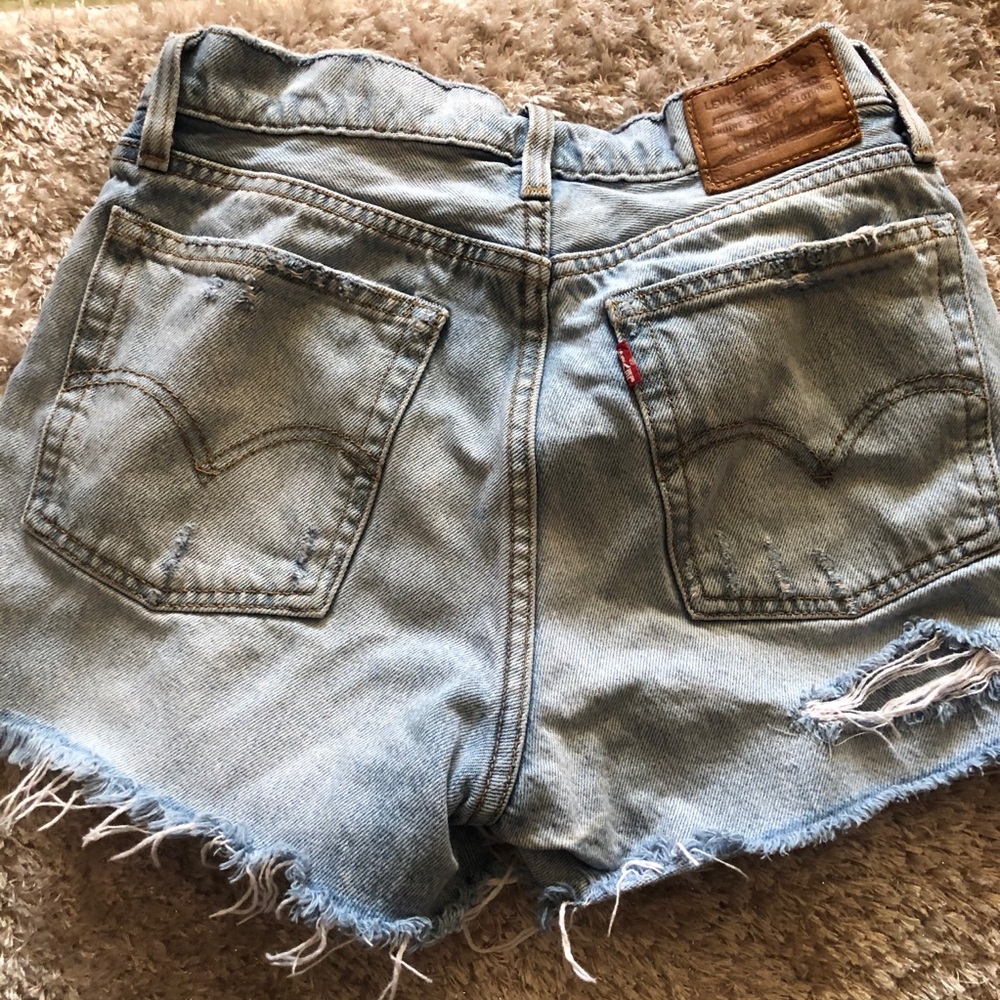 Levi Distressed High Waist Shorts Size 27